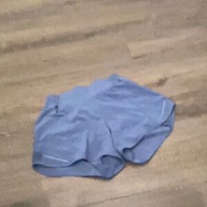 Lululemon Hotty Hot High-Rise Lined Short 4" size 4 BLUE